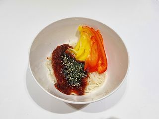 [한면원] 비빔국수 2인분 — 3점을 준 리뷰어가 2022년 8월 올린 사용 사진