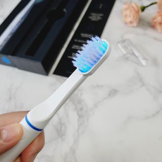 트로마츠 심플 미세전류 칫솔 — 5점을 준 리뷰어가 2022년 5월 올린 사용 사진