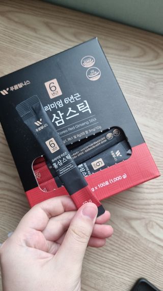 [푸름웰니스] 프리미엄 6년근 홍삼스틱 3mg x 100포 — 5점을 준 리뷰어가 2022년 3월 올린 사용 사진