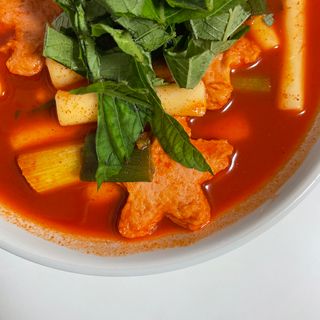 빨간키트 떡볶이 밀키트 2~3인분 매운맛 국물 떡볶이 만들기 쉬운 황금 레시피 분말 소스로 간편한 요리 — 5점을 준 리뷰어가 2021년 8월 올린 사용 사진