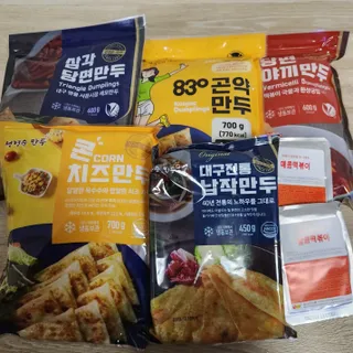 (주)성경순만두 곤약만두.콘치즈만두,삼각당면만두,당면 야끼만두,대구전통 납작만두,떡뽁이 매콤소스,달콤소스 — 5점을 준 리뷰어가 2023년 4월 올린 사용 사진