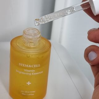체르엠 스템앤셀 비타민 브라이트닝 에센스 30ml 1개 — 4점을 준 리뷰어가 2022년 2월 올린 사용 사진