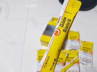서울약사신협 프리미엄 비타민C 1,000mg_2.5g x 50포 — 5점을 준 리뷰어가 2021년 10월 올린 사용 사진