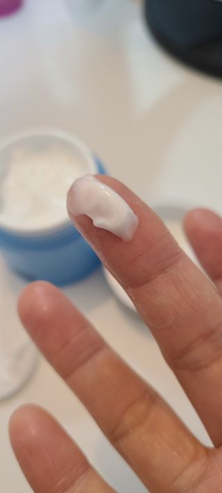 Dr.느루벗 느루벗 모이스쳐 24 크림 — 4점을 준 리뷰어가 2021년 3월 올린 사용 사진