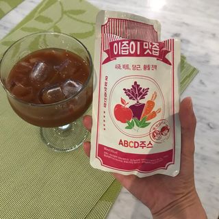 본황칠 이즙이 맛즙 ABC주스 30EA — 5점을 준 리뷰어가 2022년 8월 올린 사용 사진