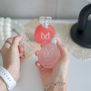 자연스러운 샴푸향이 나는 메블릭퍼퓸 케라 50ml +상큼달달한 라즈베리향이 나는 메블릭퍼퓸 라즈베리 50ml — 5점을 준 리뷰어가 2022년 9월 올린 사용 사진