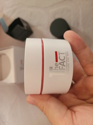 The Fact 더 팩트 내추럴 에스에프엔 에이틴 시니어 크림 — 5점을 준 리뷰어가 2021년 5월 올린 사용 사진