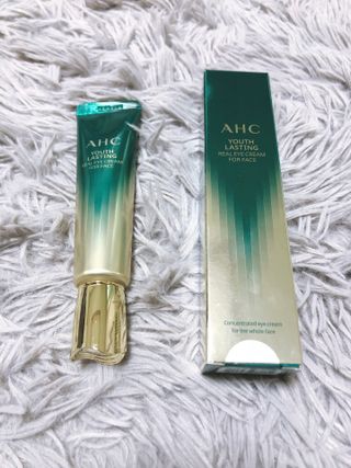 [NEW 탄력유턴 아이크림] AHC 유스 래스팅 리얼 아이크림 포 페이스 — 4.5점을 준 리뷰어가 2021년 3월 올린 사용 사진