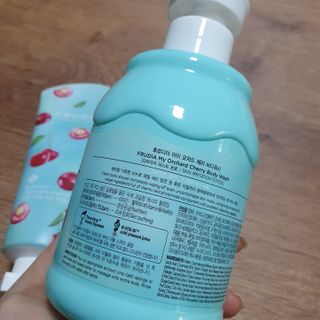 [후르디아] 과즙 뿜뿜_체리 바디워시+바디에센스 세트 — 5점을 준 리뷰어가 2020년 12월 올린 사용 사진