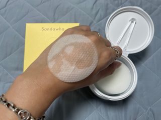산다화 비타민씨 화이트닝 토너 패드 — 5점을 준 리뷰어가 2023년 5월 올린 사용 사진