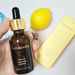 스킨큐어 산다화 비타민c 화이트닝 에센스 30ml — 5점을 준 리뷰어가 2023년 10월 올린 사용 사진
