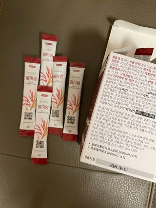 하루 1포로 콜레스테롤, 유산균, 고역가 소화효소까지 한번에 섭취! 다온바이오 홍자임 1개월분(30포) — 5점을 준 리뷰어가 2022년 12월 올린 사용 사진