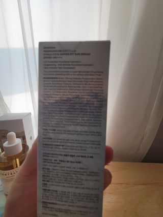 [스킨1004] 마다가스카르 센텔라 히알루-시카 워터핏 선세럼 50ml — 5점을 준 리뷰어가 2024년 5월 올린 사용 사진