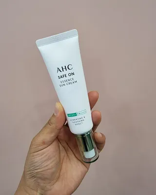 [AHC] 세이프온 에센스 선크림 올리브영 스페셜 증정 기획세트 — 5점을 준 리뷰어가 2022년 6월 올린 사용 사진