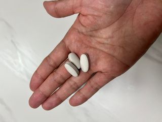 광동생활건강 뼈 건강엔 칼슘마그네슘 90정 3개월분 — 5점을 준 리뷰어가 2023년 5월 올린 사용 사진