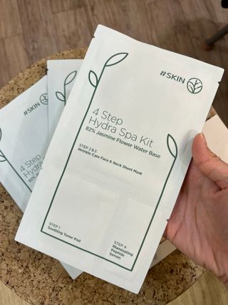 태그스킨 4스텝 주름개선 피부미백 영양 마스크팩 3개 세트(최신버전) — 4.5점을 준 리뷰어가 2022년 3월 올린 사용 사진
