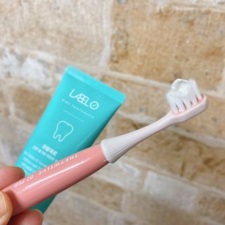 치과에서 쓰는 치약 _ 라벨제로 저불소 꼬마, 키즈, 유아, 베이비, 주니어 안전한 어린이치약 — 5점을 준 리뷰어가 2022년 12월 올린 사용 사진
