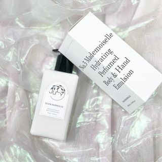 줄라이 모닝 _ JULY MORNING 줄라이모닝 하이드레이팅 퍼퓸드 바디앤핸드 에멀젼 — 5점을 준 리뷰어가 2021년 12월 올린 사용 사진