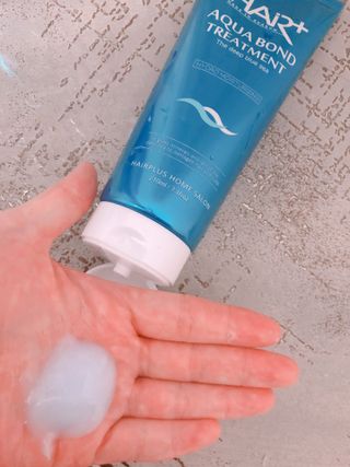 [헤어플러스] 아쿠아본드 수분샴푸/트리트먼트/크림에센스/오일에센스 4종 SET — 5점을 준 리뷰어가 2021년 3월 올린 사용 사진