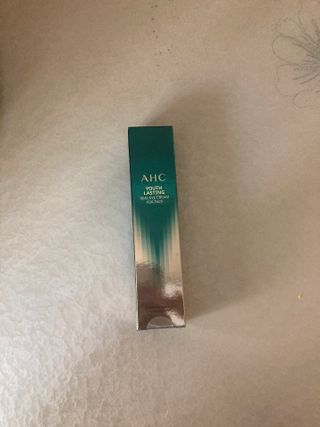 [NEW 탄력유턴 아이크림] AHC 유스 래스팅 리얼 아이크림 포 페이스 — 4.5점을 준 리뷰어가 2021년 4월 올린 사용 사진