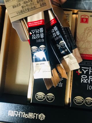서울약사신협_투데이홍삼정플러스스틱_10g x 60포 — 5점을 준 리뷰어가 2021년 6월 올린 사용 사진