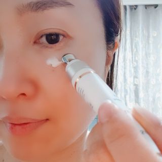 산수시 일루미네이팅 펄 영양 다크서클 스틱 아이 크림 케어 15ml — 5점을 준 리뷰어가 2021년 6월 올린 사용 사진