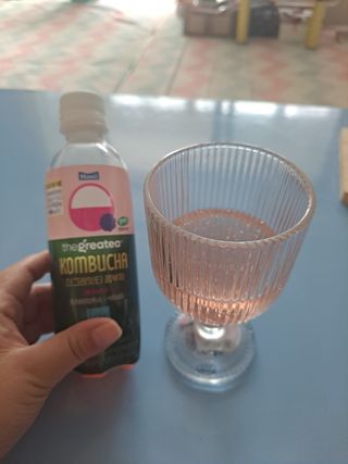 더그레잇티 콤부차 [매일유업] 더그레잇티 44kcal 콤부차 300ml *12개입 (오리지널 6개+베리리치 6개) — 5점을 준 리뷰어가 2023년 7월 올린 사용 사진