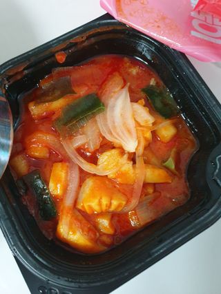 한성기업 무볼레 닭떡볶이+해물떡볶이 2종 세트 — 5점을 준 리뷰어가 2021년 9월 올린 사용 사진