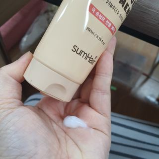 썸헤어 / SUMHAIR 썸헤어 프로틴 리치 머랭 트리트먼트 극손상모 전용 케어 — 5점을 준 리뷰어가 2021년 4월 올린 사용 사진