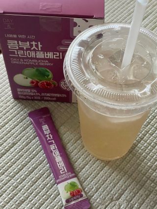 참앤들황토농원 7가지 맛! 탄산 톡톡! 스파클링! 데이앤 콤부차 7종 10포 1박스씩 ★총 7박스★ — 2.5점을 준 리뷰어가 2023년 2월 올린 사용 사진
