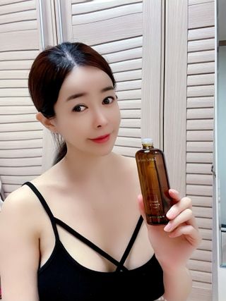 스킨큐어 산다화 비타민c 화이트닝 토너 150ml — 5점을 준 리뷰어가 2021년 12월 올린 사용 사진