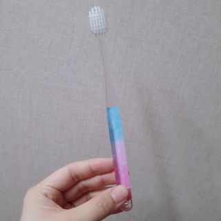 에브리모먼트 에브리 모먼트 칫솔 Every moment toothbrush — 5점을 준 리뷰어가 2022년 5월 올린 사용 사진