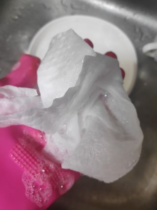 부직포나라 중금속유해물질ZERO 뜯어쓰는 주방 일회용수세미 60매 2매 — 5점을 준 리뷰어가 2022년 9월 올린 사용 사진