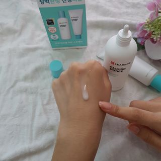 리더스코스메틱 리더스 카밍 바이오틱스 #1등 진정 기획세트 [에센스 워터150ml + 크림 마스크80ml] — 5점을 준 리뷰어가 2022년 10월 올린 사용 사진
