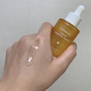 체르엠 스템앤셀 비타민 브라이트닝 에센스 30ml 1개 — 5점을 준 리뷰어가 2021년 11월 올린 사용 사진