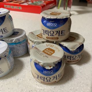 매일바이오 그릭요거트 오리지널 플레인 4개, 로스터리 커피믹스 4개 — 5점을 준 리뷰어가 2021년 12월 올린 사용 사진