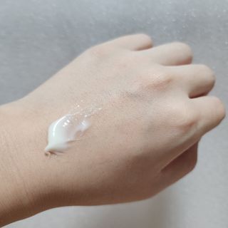 산다화 비타민C 화이트닝 크림 — 5점을 준 리뷰어가 2023년 4월 올린 사용 사진
