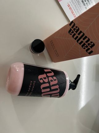 난나 살몬 스파이더 검버섯 미백 톤업 화이트닝 연어 앰플 크림 300ml 대용량 — 5점을 준 리뷰어가 2022년 11월 올린 사용 사진