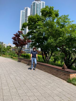 로서울 High Neck T-Shirt Navy, Gray — 5점을 준 리뷰어가 2021년 5월 올린 사용 사진