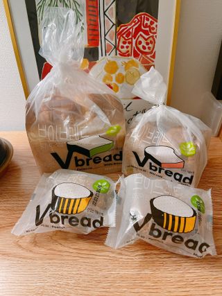 롯데제과 Vbread 포카치아식빵1개 + 미니식빵 1개 + 머핀 2개 세트 — 4점을 준 리뷰어가 2021년 9월 올린 사용 사진