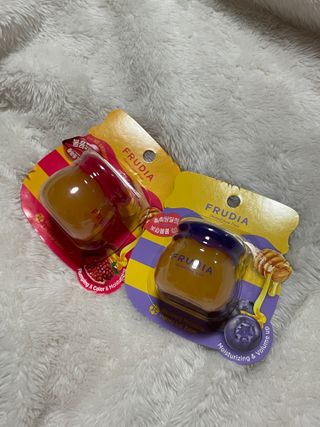 [후르디아] 올리브영 꿀과즙 립밤 2종 (블루베리/석류) — 5점을 준 리뷰어가 2022년 1월 올린 사용 사진