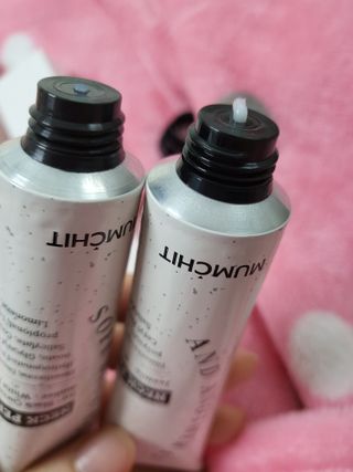 멈칫(MUMCHIT) 넥퍼퓸 NECKPERFUME 2가지 향 — 5점을 준 리뷰어가 2021년 12월 올린 사용 사진