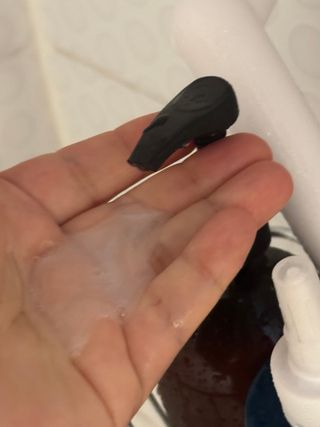 하이브리온 [쿠팡 구매평] 닥터초이스 시카엑소좀 판테놀 아미노산 탈모기능성 두피케어 모근강화 샴푸, 300ml, 1개 — 5점을 준 리뷰어가 2025년 3월 올린 사용 사진