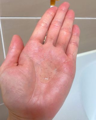 벨먼 내추럴스파 수분광채 스크럽 바디워시 600ml 5종 — 5점을 준 리뷰어가 2022년 5월 올린 사용 사진