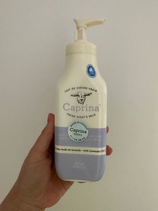 카프리나 산양밀크 모이스춰라이징 바디로션 350ml(라벤더향) — 5점을 준 리뷰어가 2023년 5월 올린 사용 사진