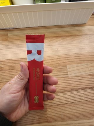 디오르 버닝레드 — 5점을 준 리뷰어가 2022년 3월 올린 사용 사진