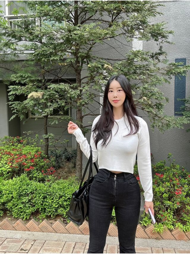 23SS Unbalance Crop Knit White 리뷰 사진