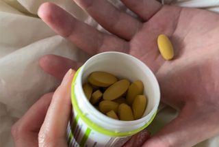 Swisse 스위스 고함량 밀크씨슬 35,000mg 60정 — 5점을 준 리뷰어가 2021년 11월 올린 사용 사진