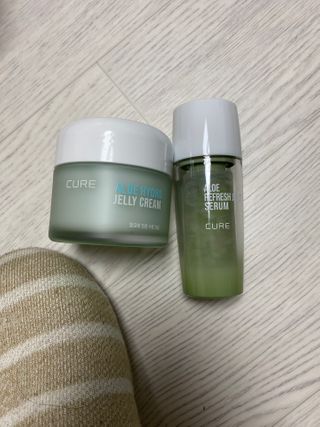 김정문알로에 큐어 큐어 알로에 리프레쉬 젤리 세럼, 큐어 알로에 하이드로 젤리 크림 — 5점을 준 리뷰어가 2021년 3월 올린 사용 사진