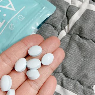 입 냄새 완화에 도움을 주는 에티켓 캔디 앳캔디 스트롱민트 — 5점을 준 리뷰어가 2021년 1월 올린 사용 사진